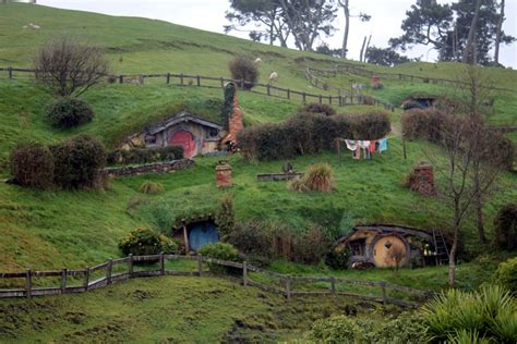 Maybe you would like to learn more about one of these? Yeni Zelanda'daki "Hobbit köyü" büyük ilgi görüyor - 1 | NTV