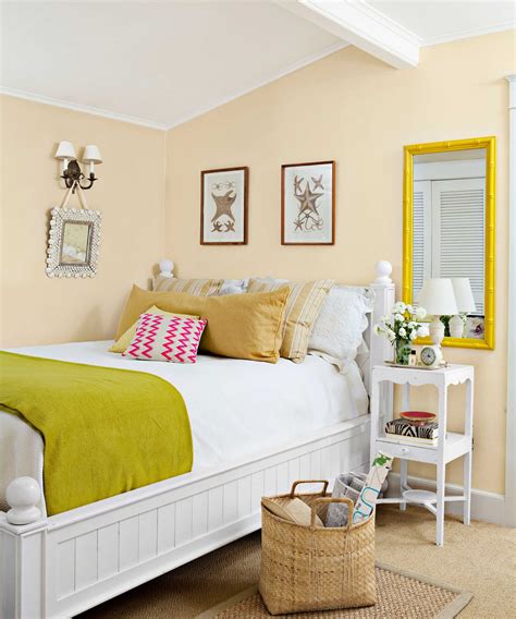 4 Perfect Paint Colors For Small Bedrooms