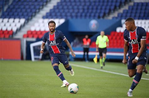 La prétention, c'est plutôt de se vanter de viser des choses qui ne sont pas du tout à ta portée, qui ne sont pas pour toi. PSG : comme Mbappé, Neymar voit l'avenir à Paris - Le Parisien