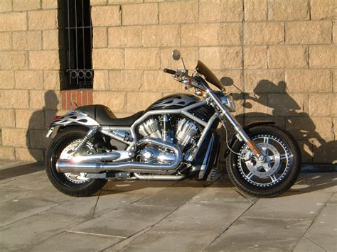 The actor and motorcycle enthusiast has teamed up with bike builder gard hollinger to launch the arch motorcycle company. Harley V-Rod | Twin City Motorcycles