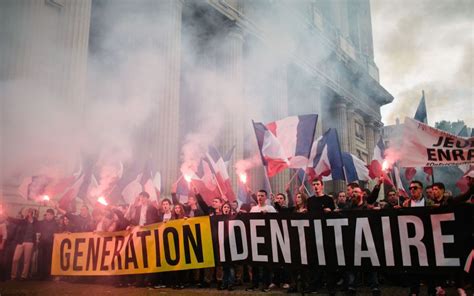 Generation identitaire activists burned tyres and set off flares before the demonstration was dismantled by police. Paris : la préfecture interdit une manifestation de ...