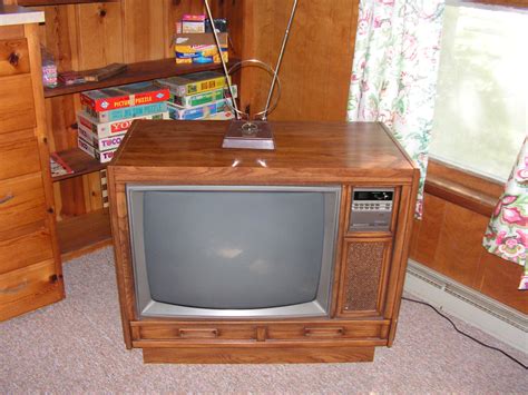 Hold it down for 10 seconds. !Today only! Magnavox Color TV Console in LucysLots ...