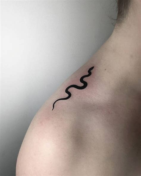 25 Amazing Small Snake Tattoo Ideas And Designs Tatuagem Tatuagem