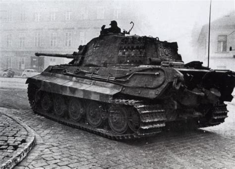 Tiger Ii King Tiger In Ungarnbudapest Tiger Ii Tank Armor Tiger