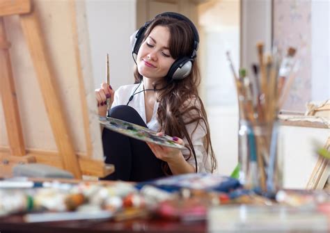 15 Online Creative Classes To Ignite Your Creative Spirit This Week