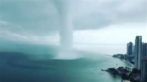 Despite its name, a waterspout is not filled with water from the ocean or lake. Water spout - 10 free HQ online Puzzle Games on ...