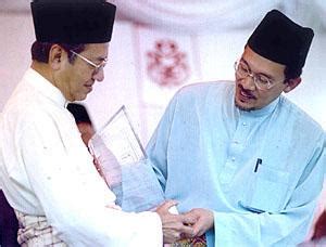 His release paves the way for a return to national politics as. Life of Annie: Anwar on Mahathir and Mahathir's reply