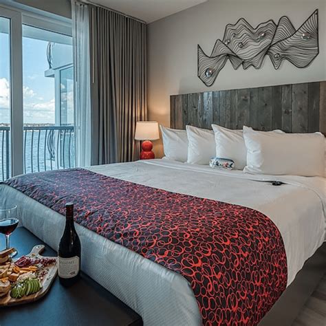 Did you know that airbnb has hosted over 400 million guests since its launch in 2008? Rustic Design Tips for Your Airbnb Room - Welcome to the ...