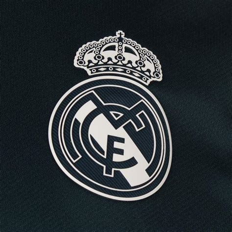 72 real madrid logo wallpapers. Wallpaper Gambar Logo Real Madrid 2019 - Syam Kapuk
