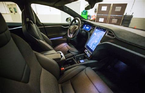 2018 TESLA MODEL S LUXEMBOURG POLICE Fabricante TESLA PlanetCarsZ