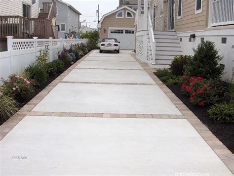 21 Simple And Cheap Concrete Driveway Ideas And Designs For 2022 Driveway