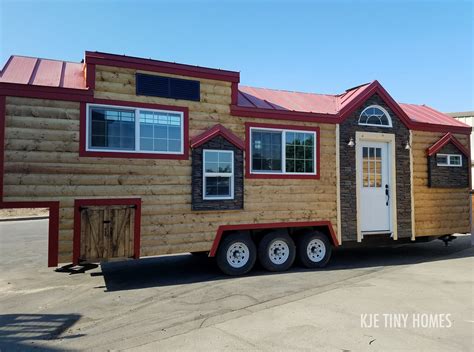 Tiny House Town Spacious Log Cabin Tiny Home 290 Sq Ft
