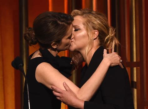 Tina Fey Has An Awkward Staged Lesbian Kiss With Amy Schumer Wants To