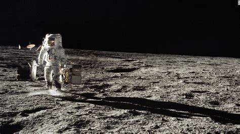 Eugene Cernan Last Man On The Moon Dies Cnn