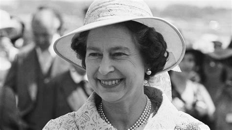 Find queen elizabeth coin 1980 from a vast selection of europe. Täter verrät: So lief Buckingham-Palace-Einbruch wirklich ...