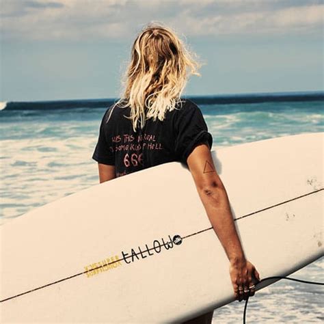 Surfer Hair For Men 20 Cool Beach Mens Hairstyles 2021