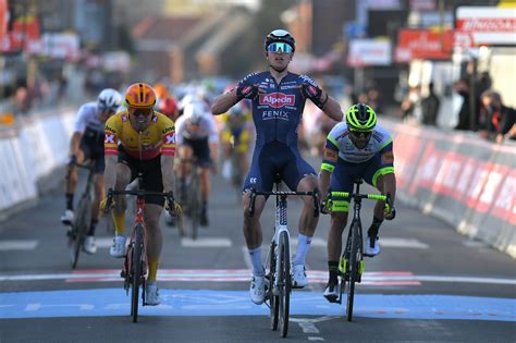 After the giro i was already really happy and now i win a stage on the tour. Tim Merlier wins Le Samyn 2021 with sensational sprint ...