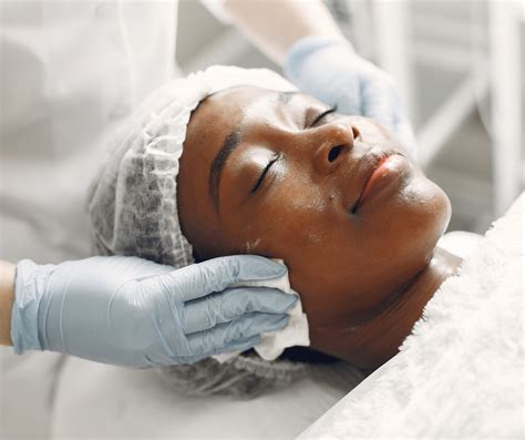 Vtct Level 2 Facial And Skincare Course At The Cosmetic College