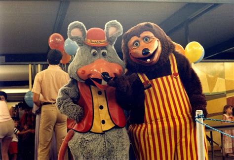 Chuck E Cheese And Billy Bob Mascots Billy Bob And Chuck Flickr