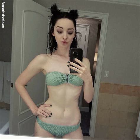 Emma Dumont Nude The Fappening Photo 6541059 FappeningBook