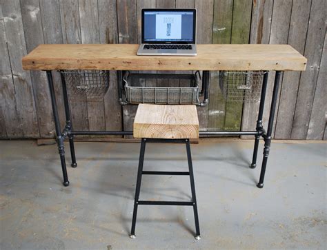 33 Stunning Reclaimed Wood Desks