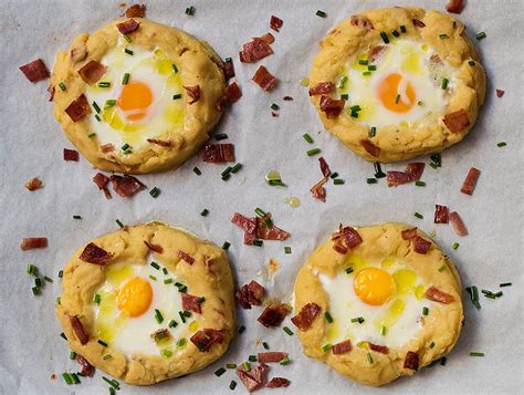 Baked Eggs In Potato Nests