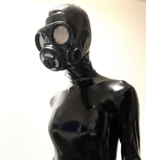 ラバーキャットスーツに似合う ラバーフード一体型ガスマスクその他｜売買されたオークション情報、yahooの商品情報をアーカイブ公開