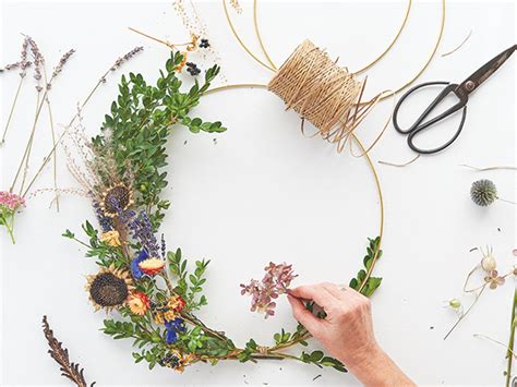 How To Make A Gorgeous Floral Wreath To Hang All Year Round