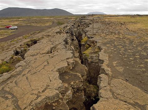Un tremblement de terre est l'une des catastrophes naturelles parmi les plus dangereuses. Tremblement De Terre Banque d'images et photos libres de ...