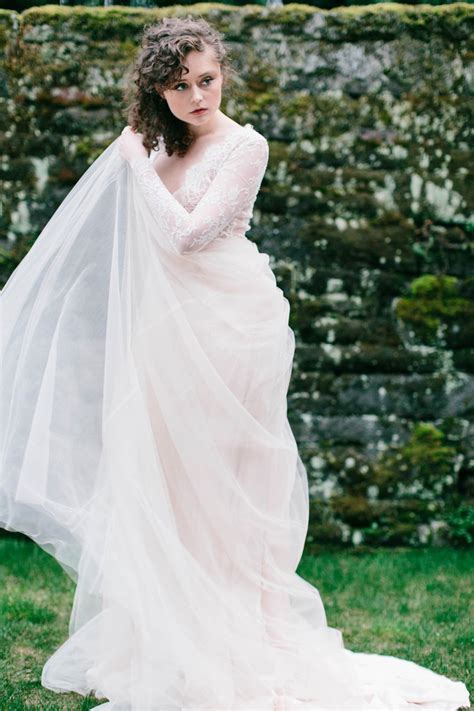 Are wedding invites already piling up for you? Romantic Spring English Garden Wedding Inspiration : Chic ...