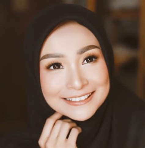 5 Artis Muslim Indonesia Ini Ternyata Keturunan Tionghoa