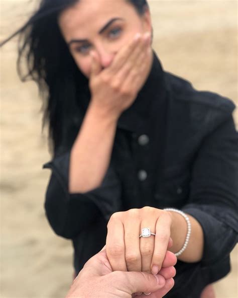 Country Star Lisa Mchugh Announces Shes Expecting Her First Child