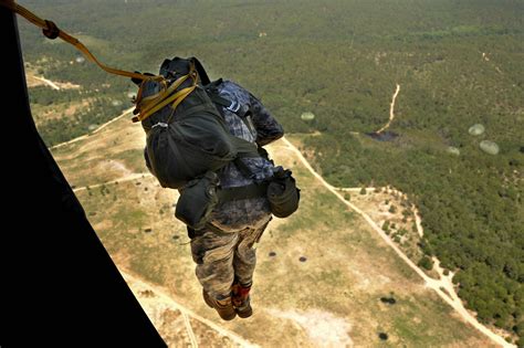 Paratrooper Wallpapers Top Free Paratrooper Backgrounds Wallpaperaccess