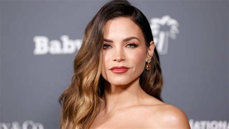The Rookies Jenna Dewan Sizzles In Stunning Plunging Swimsuit And You Should See The Pool