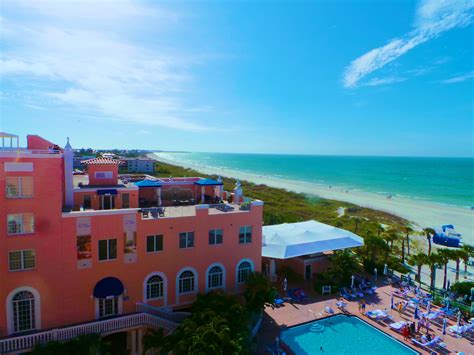 If you're excited to play golf during your vacation, book a hotel near the tides golf club, such as the holiday. St. Pete Beach, Florida