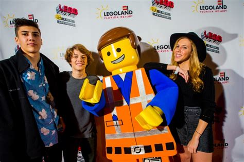 Emmet Wyldstyle And Friends Return In ‘the Lego Movie 4d A New