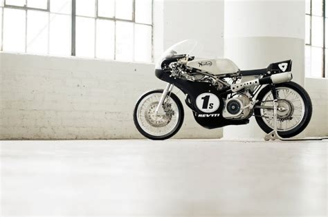 building a vintage racing motorcycle seeley norton motorsport retro