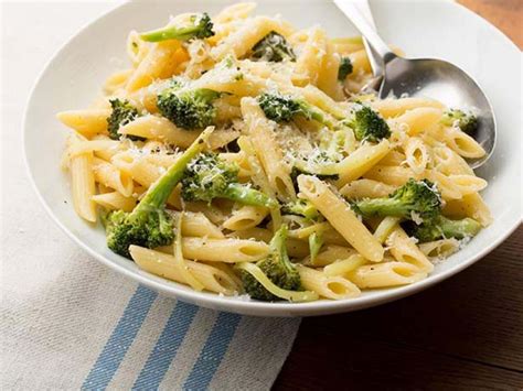 This is comfort food for busy people, dedicated to all those back home the method i use for this ultra lazy healthy chicken pasta bake certainly is unorthodox. Garlic Oil Sauteed Pasta with Broccoli Recipe | Melissa d ...