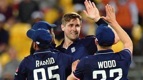 Chris woakes follows up his career best bowling figures by top scoring for warwickshire against hampshire. Morgan thrilled with bowling effort - Cricket365.com