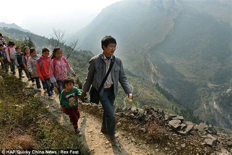 Is This The Worlds Most Spectacular School Run Chinese Children Edge