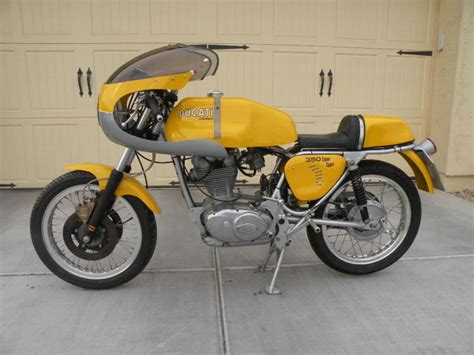 Beautiful custom ducati 900ss cafe racer with a 60's vibe. Cafe Racer Special: Ducati 350 SS Cafe Racer 1973