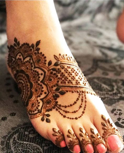 #bridalmehndidesigns #arabicmehndidesigns #indianmehndidesignsrajasthani flower mehndi designs for hands step by step.rajhastani mehndi designs are very famo. Latest Simple Mehndi Designs For Legs 2019 - Beauty ...