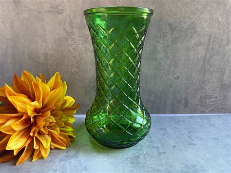 Vintage Hoosier Glass Emerald Green Diamond Cut Vase 8 Etsy