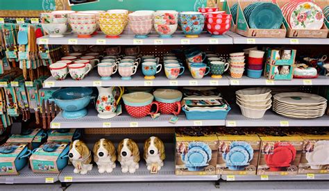 This has certainly been a difficult year for everyone. Joyfully Becca: Pioneer Woman's new kitchen line