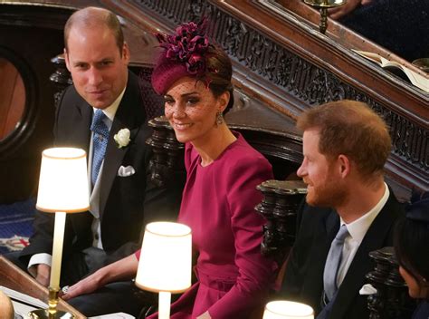 Die als kate middleton geborene herzogin catherine angelte sich englands begehrtesten junggesellen, prinz william, einen künftigen könig. Kate Middleton und Prince William packen bei der Hochzeit ...