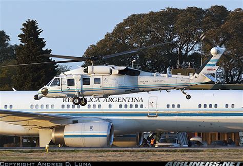 El portavoz de boeing, damien mills, señaló en un comunicado que la firma no presentará una oferta para el programa de helicóptero presidencial vxx de la marina de ee.uu.. #INFOen140: LA FLOTA AEREA PRESIDENCIAL VOLO POCO EN 2012