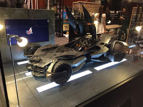 Hot Toys Batman V Superman Doj Batmobile Collectible Vehicle 62160