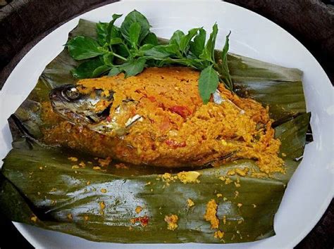 Resep pepes ikan patin banyak dicari karena ikan patin ternyata sangat cocok diolah dalam bentuk pepes. Pepes Ikan Patin by : Ingrid Soebagio | Resep Masakan Ikan
