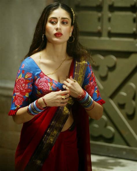 Kareena Kapoor In Beautiful Deep Saree Pic Gorgeous 😍 • Ragalahari