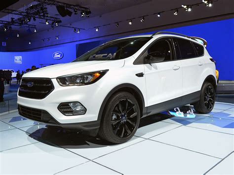 New 2017 Ford Escape Price Photos Reviews Safety Ratings And Features